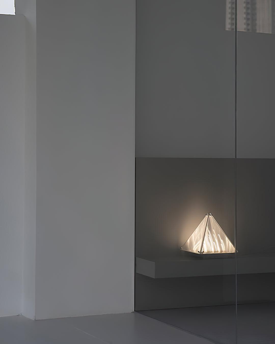 Mymiryre Pyramid-Glas-Tischleuchte
