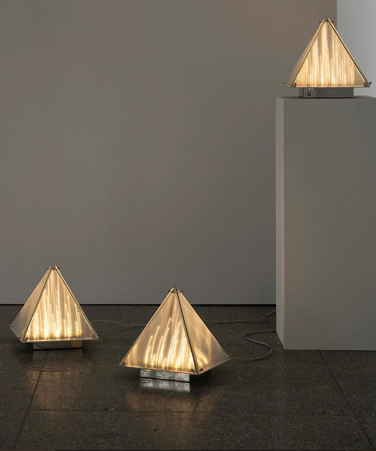 Mymiryre Pyramid-Glas-Tischleuchte