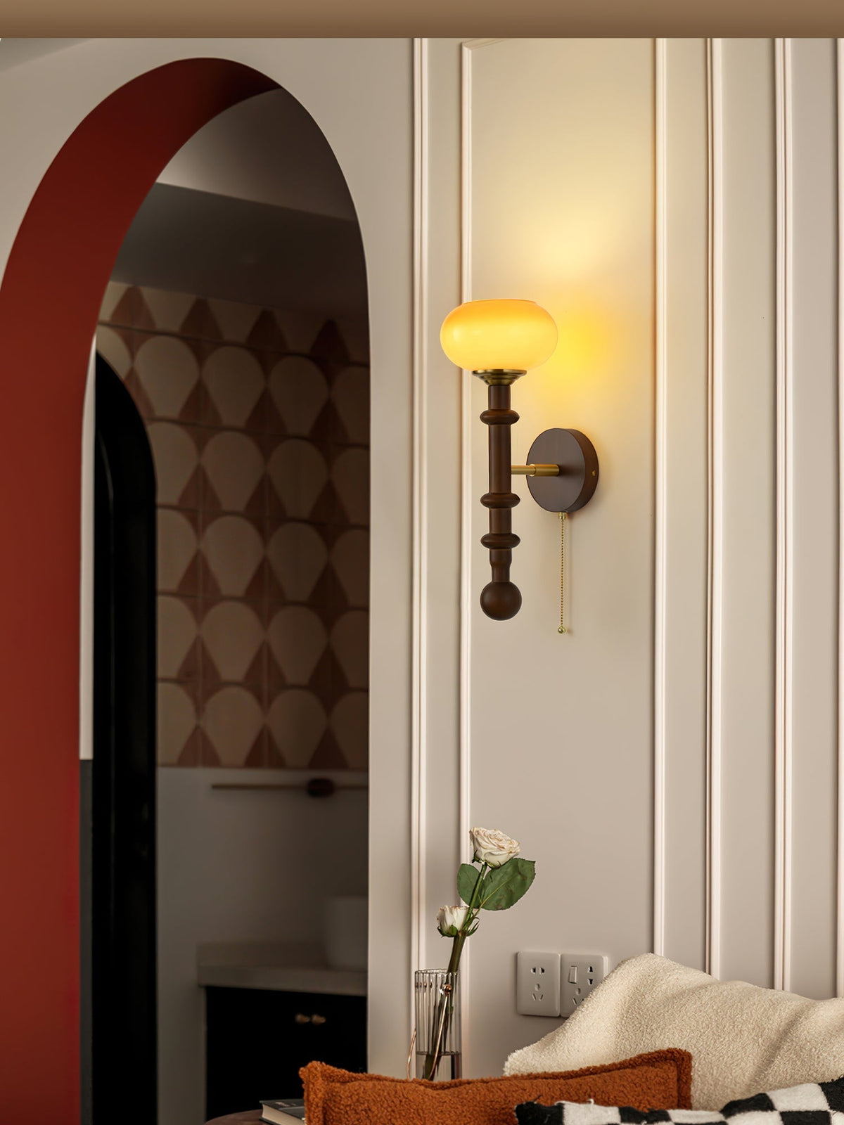 Hilda Roma Elegance Holz-Wandleuchte