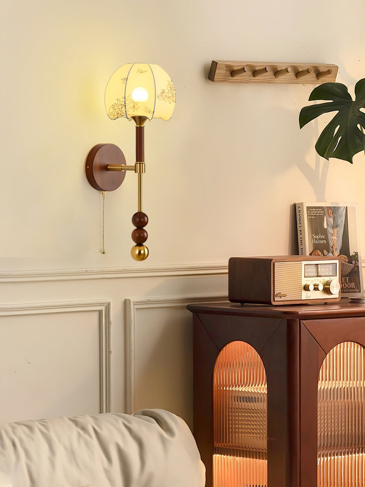 Hilda Roma Elegance Holz-Wandleuchte