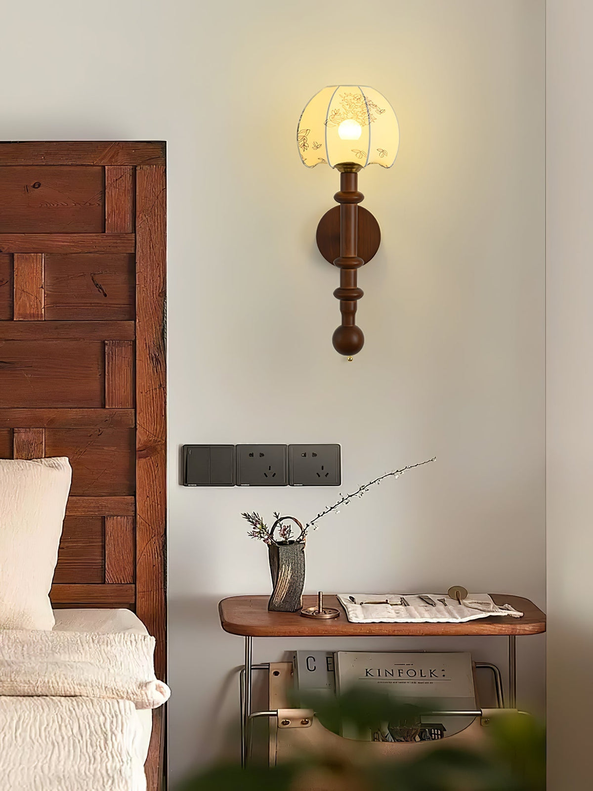 Hilda Roma Elegance Holz-Wandleuchte