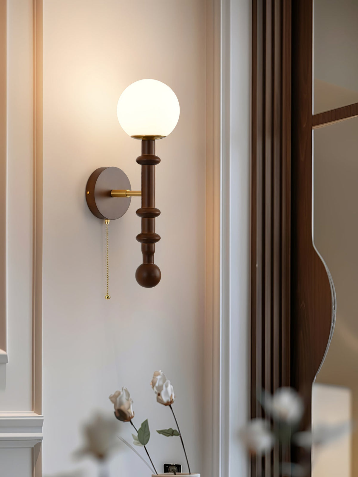 Hilda Roma Elegance Holz-Wandleuchte