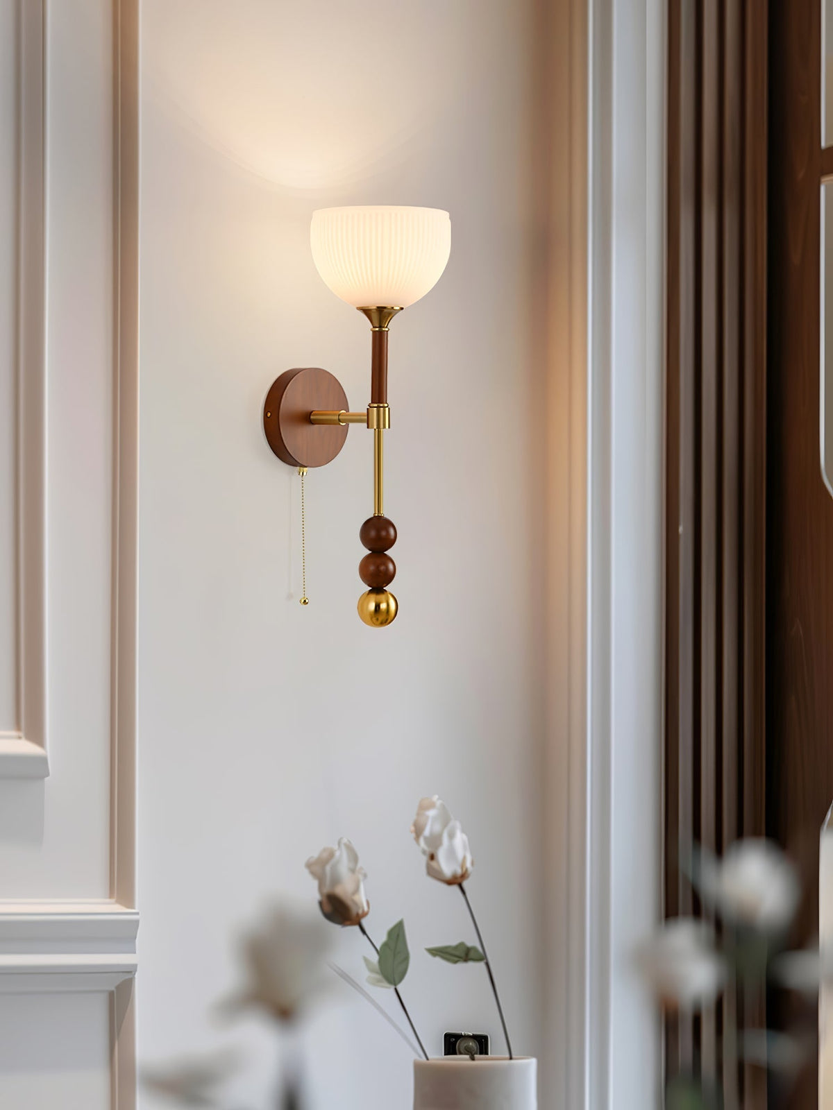 Hilda Roma Elegance Holz-Wandleuchte