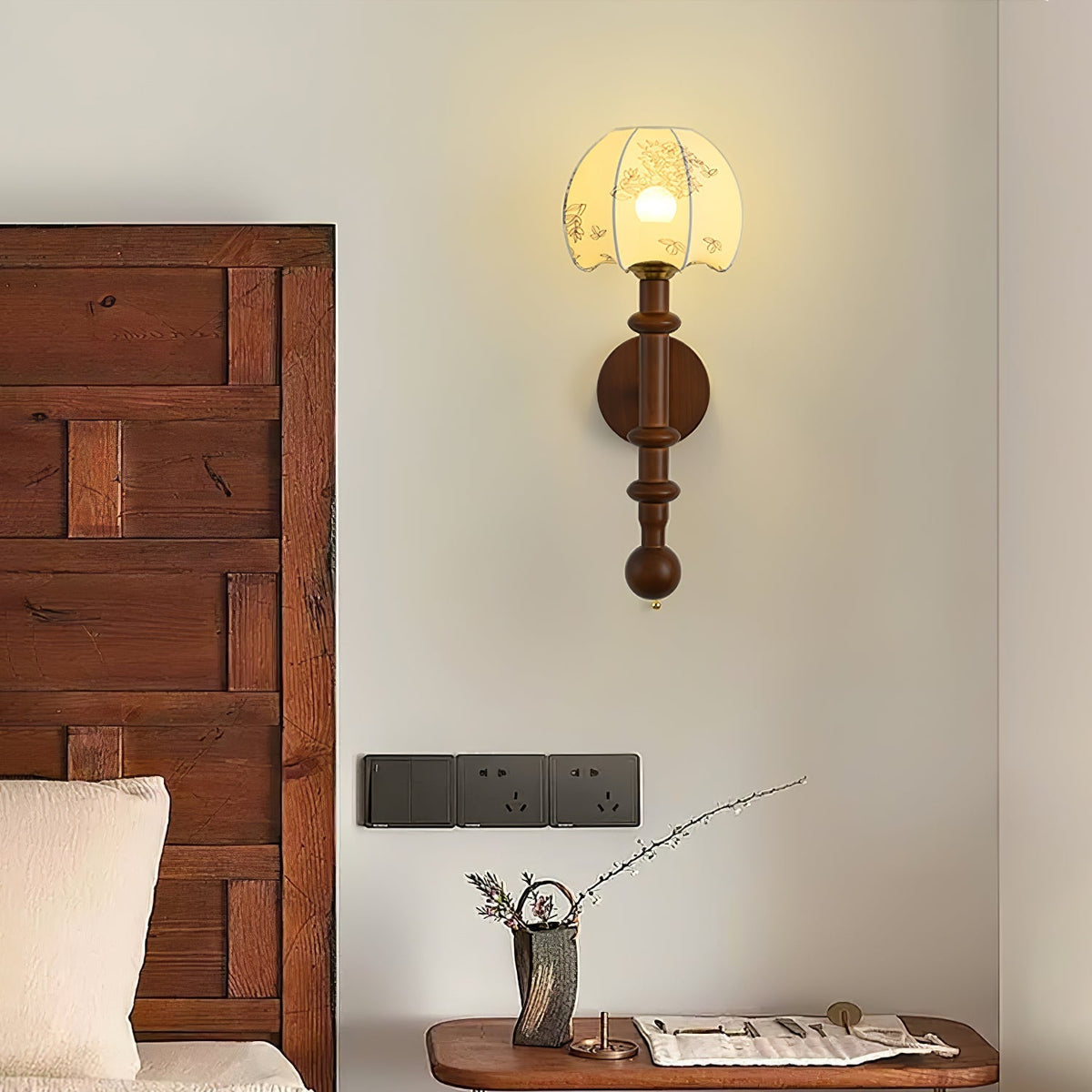 Hilda Roma Elegance Holz-Wandleuchte