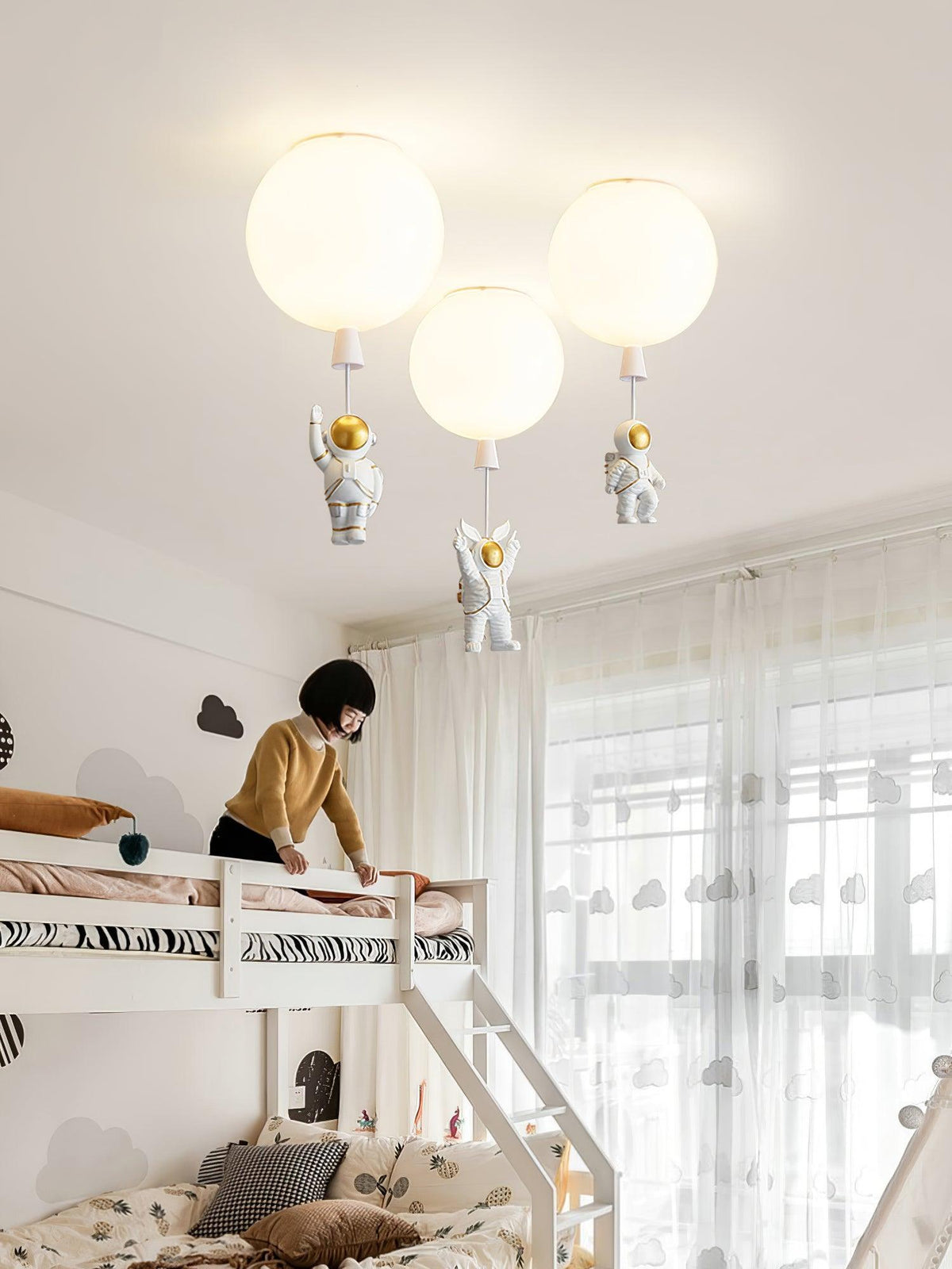 Nirerira Deckenleuchte Acrylballon Astronaut verspielt für Kinderzimmer