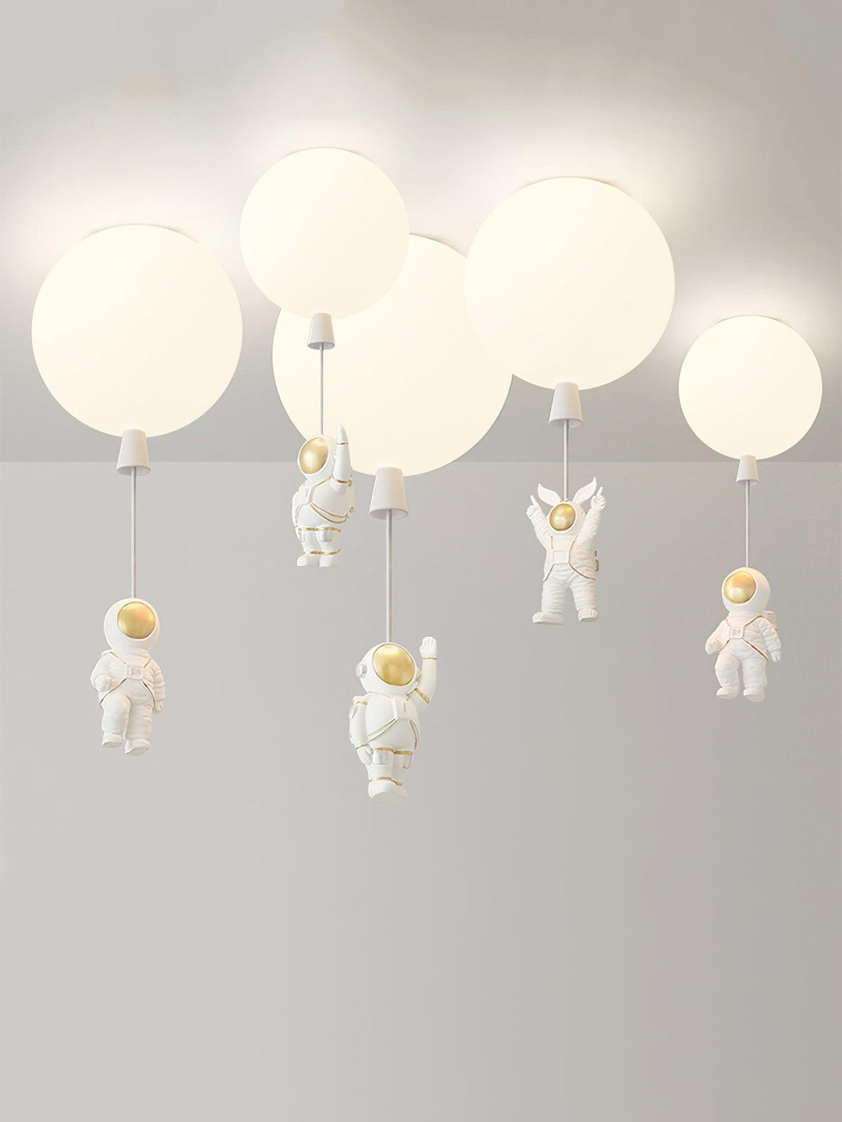 Nirerira Deckenleuchte Acrylballon Astronaut verspielt für Kinderzimmer