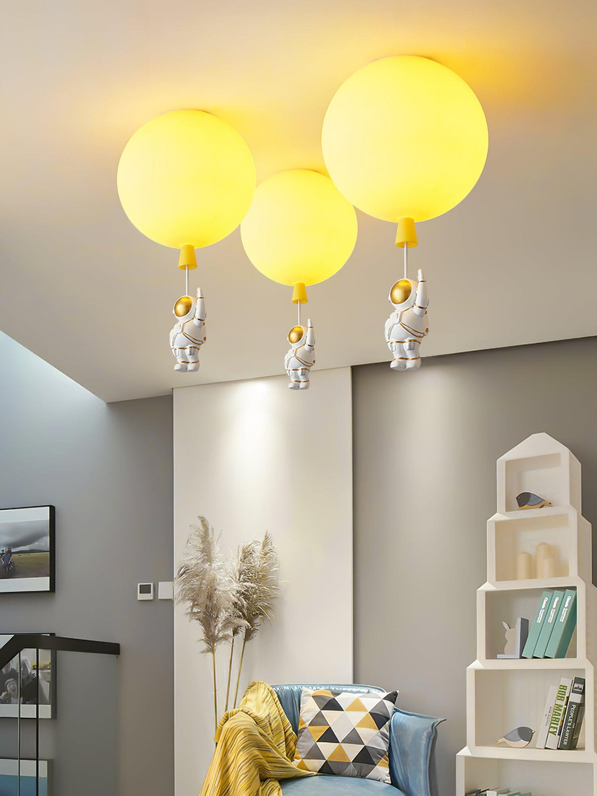 Nirerira Deckenleuchte Acrylballon Astronaut verspielt für Kinderzimmer
