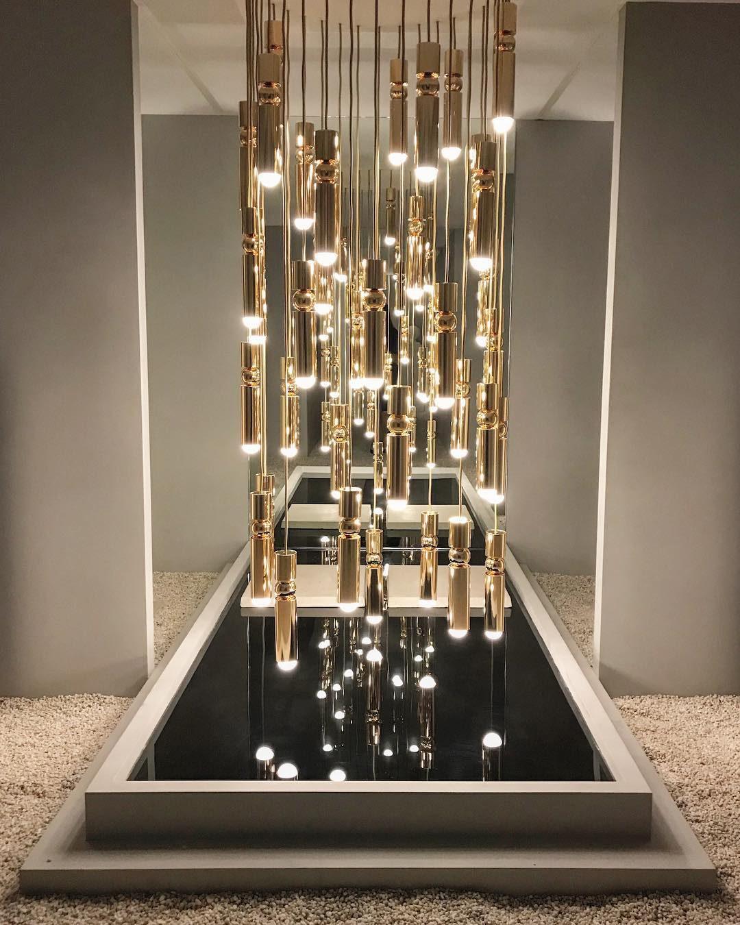 Velkis Geometrische Pendelleuchte aus Aluminium
