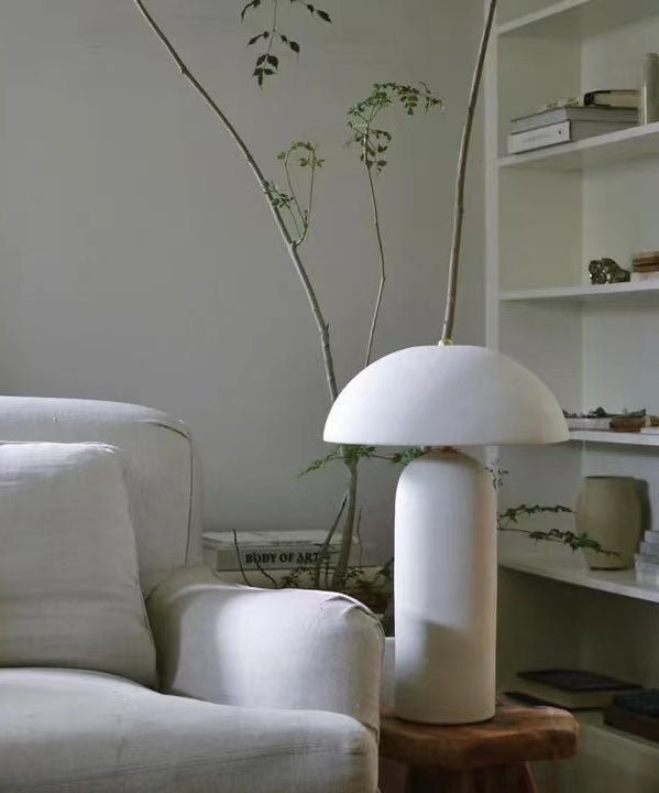 Brolen Keramik-Tischleuchte im minimalistischen Stil