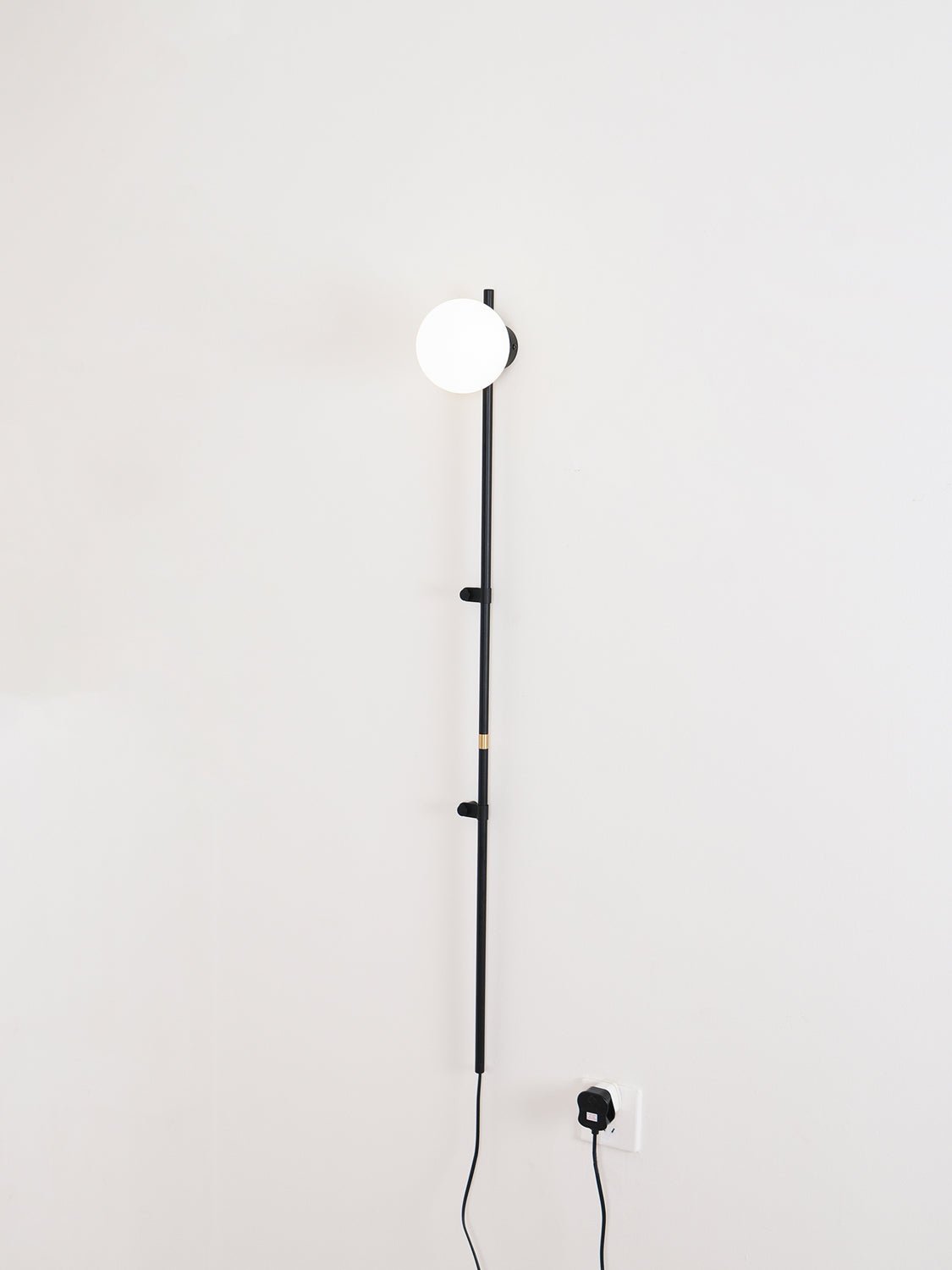 Curaeion zeitgenössische minimalistische Wandleuchte aus Glas mit US-Stecker