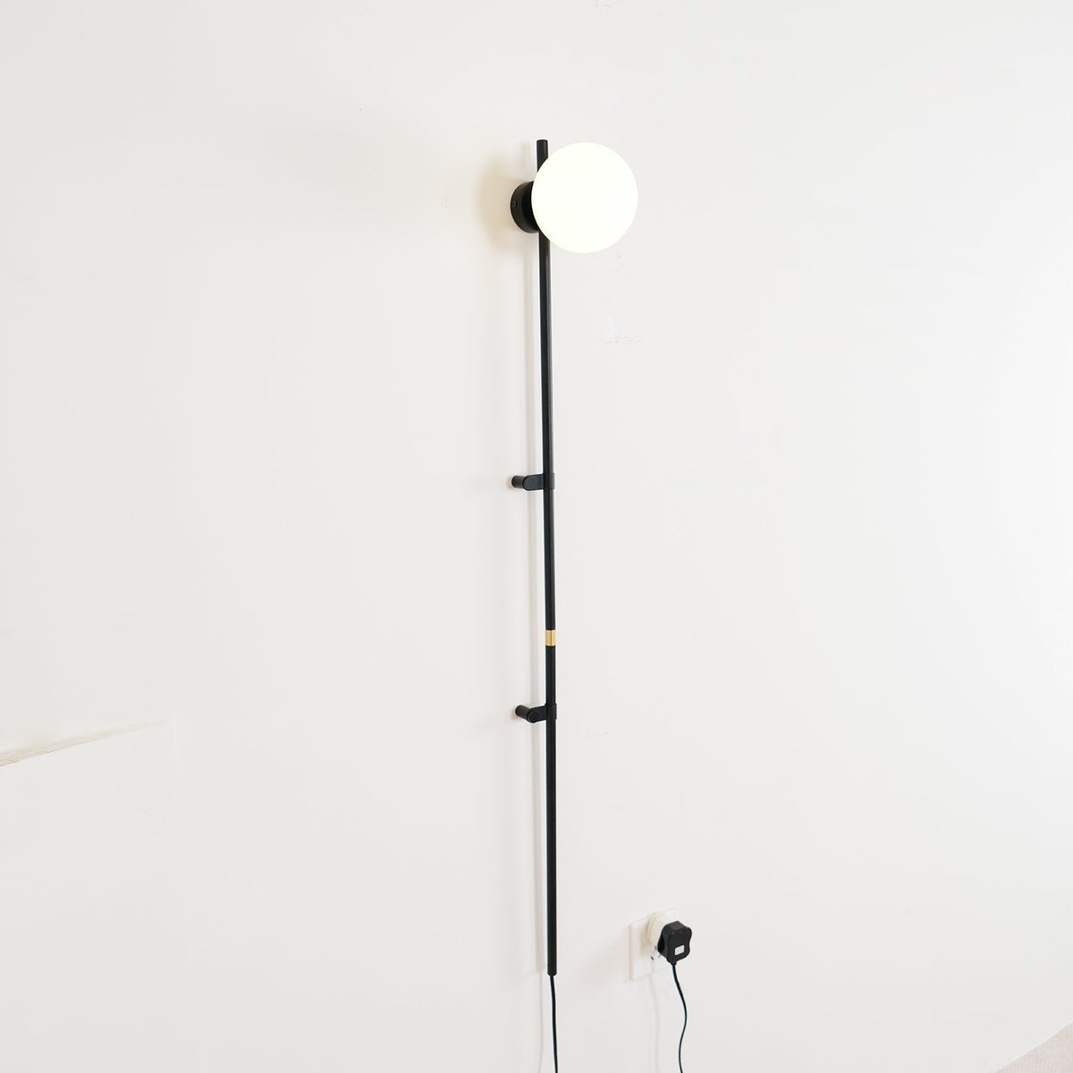 Curaeion zeitgenössische minimalistische Wandleuchte aus Glas mit US-Stecker