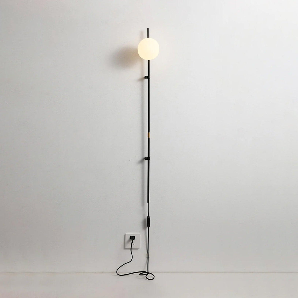 Curaeion zeitgenössische minimalistische Wandleuchte aus Glas mit US-Stecker