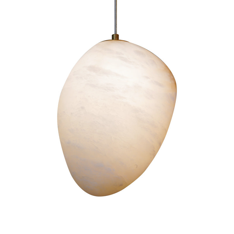 Ralen Pendelleuchte aus Alabaster mit Messing-Akzenten für eine warme, elegante Atmosphäre