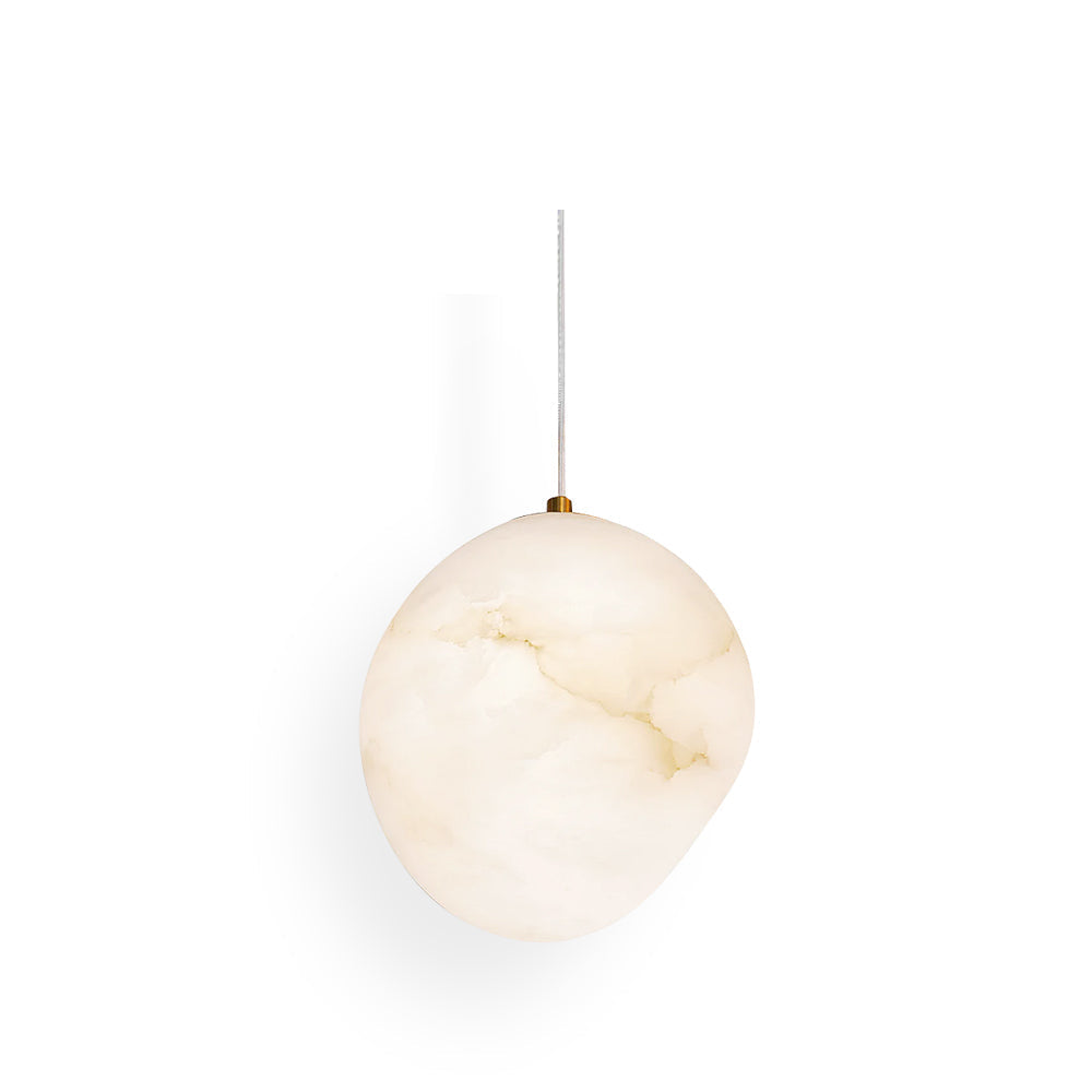 Ralen Pendelleuchte aus Alabaster mit Messing-Akzenten für eine warme, elegante Atmosphäre