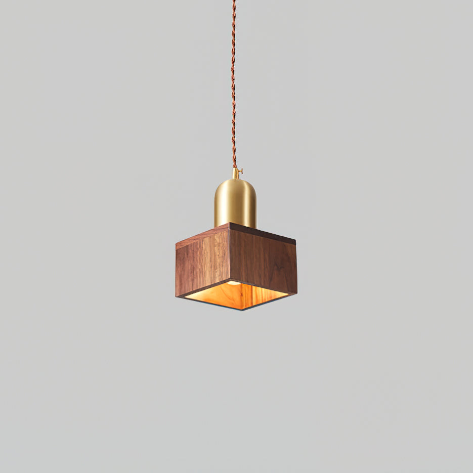 Holz-Pendelleuchte in verschiedenen Formen aus massivem Holz und Messing