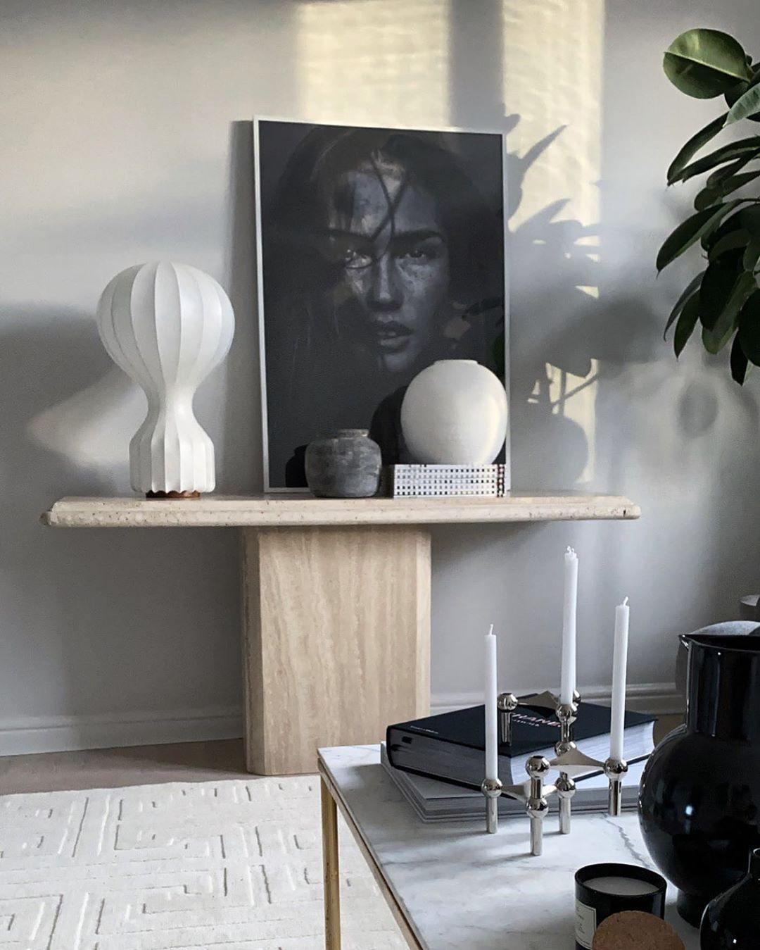 Lirove Stahl-Skulptur-Tischleuchte