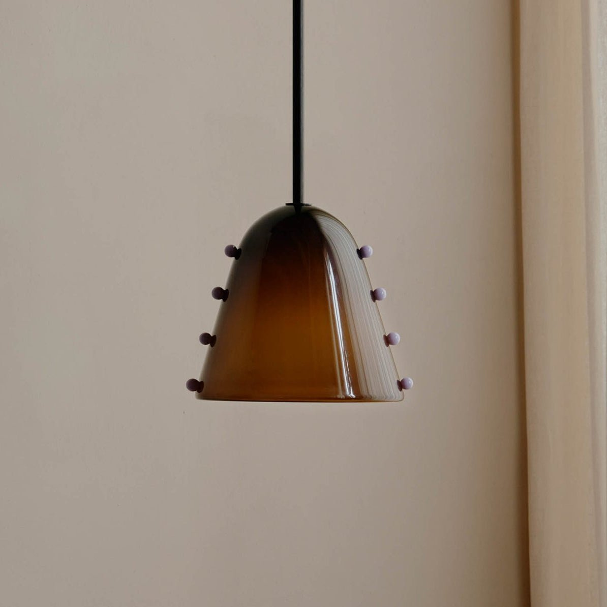 Lola zeitgenössische Pendelleuchte aus Glas