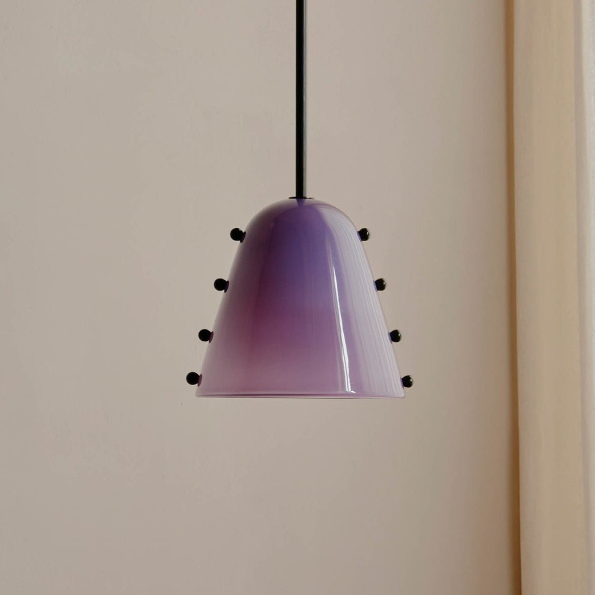 Lola zeitgenössische Pendelleuchte aus Glas