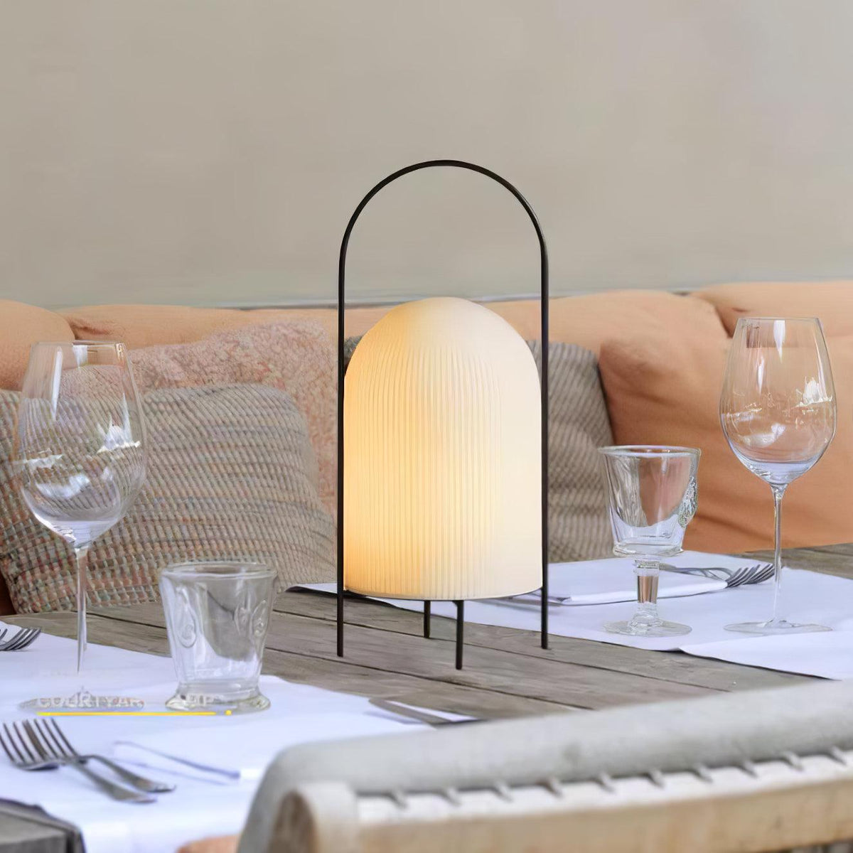 Firaie Tischleuchte aus Glas im minimalistischen Stil