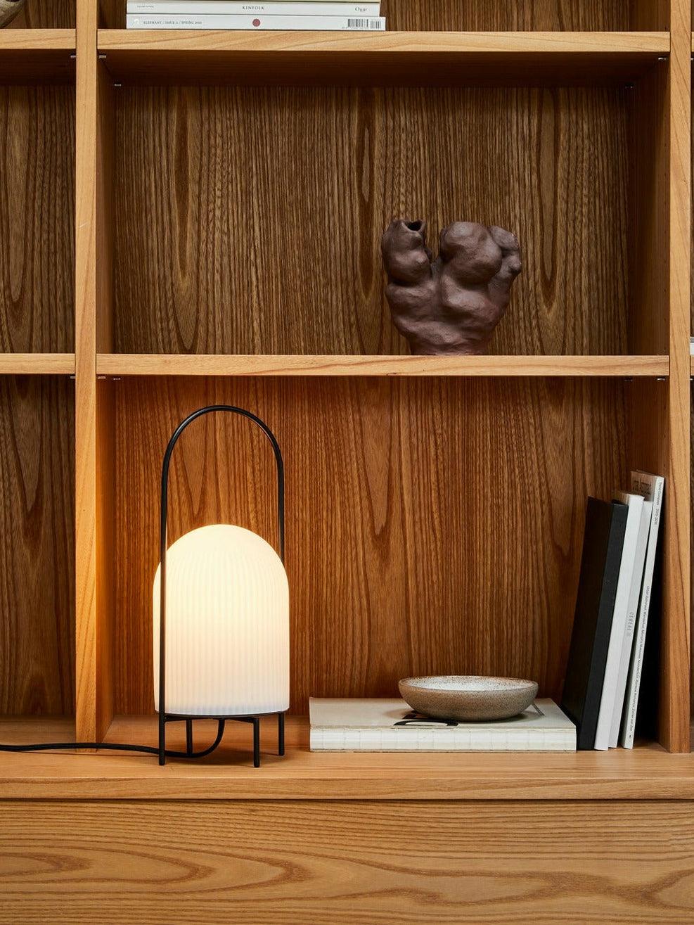 Firaie Tischleuchte aus Glas im minimalistischen Stil