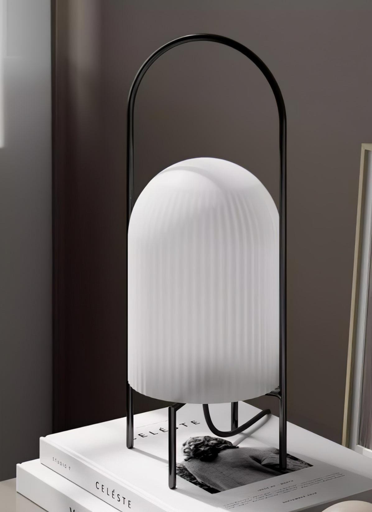 Firaie Tischleuchte aus Glas im minimalistischen Stil