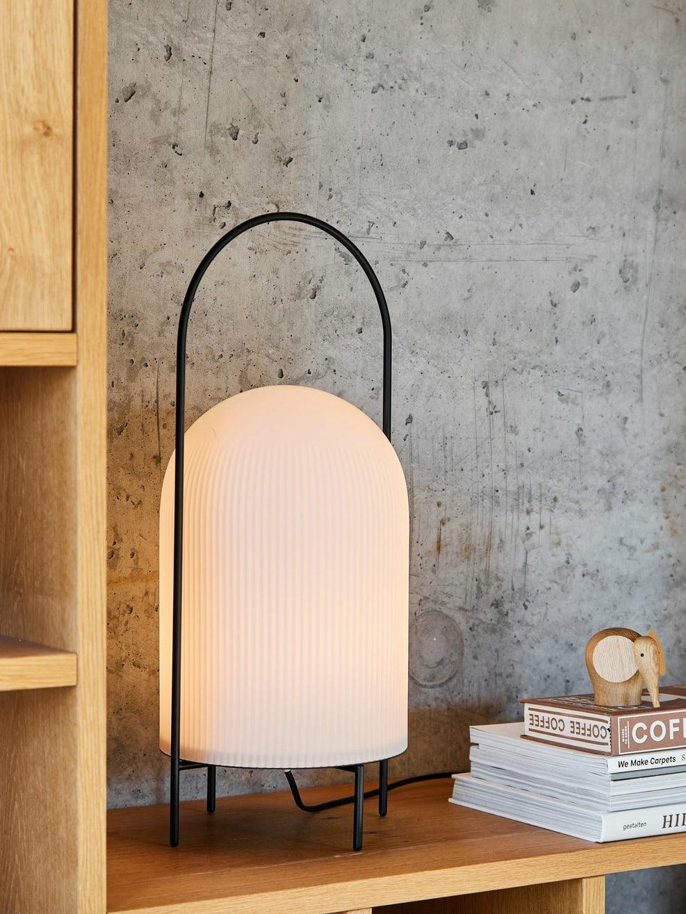 Firaie Tischleuchte aus Glas im minimalistischen Stil