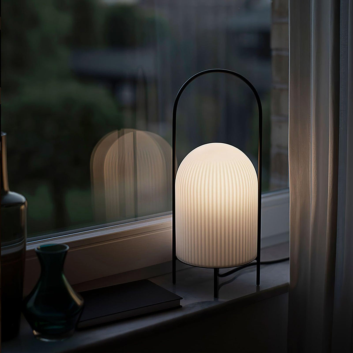 Firaie Tischleuchte aus Glas im minimalistischen Stil