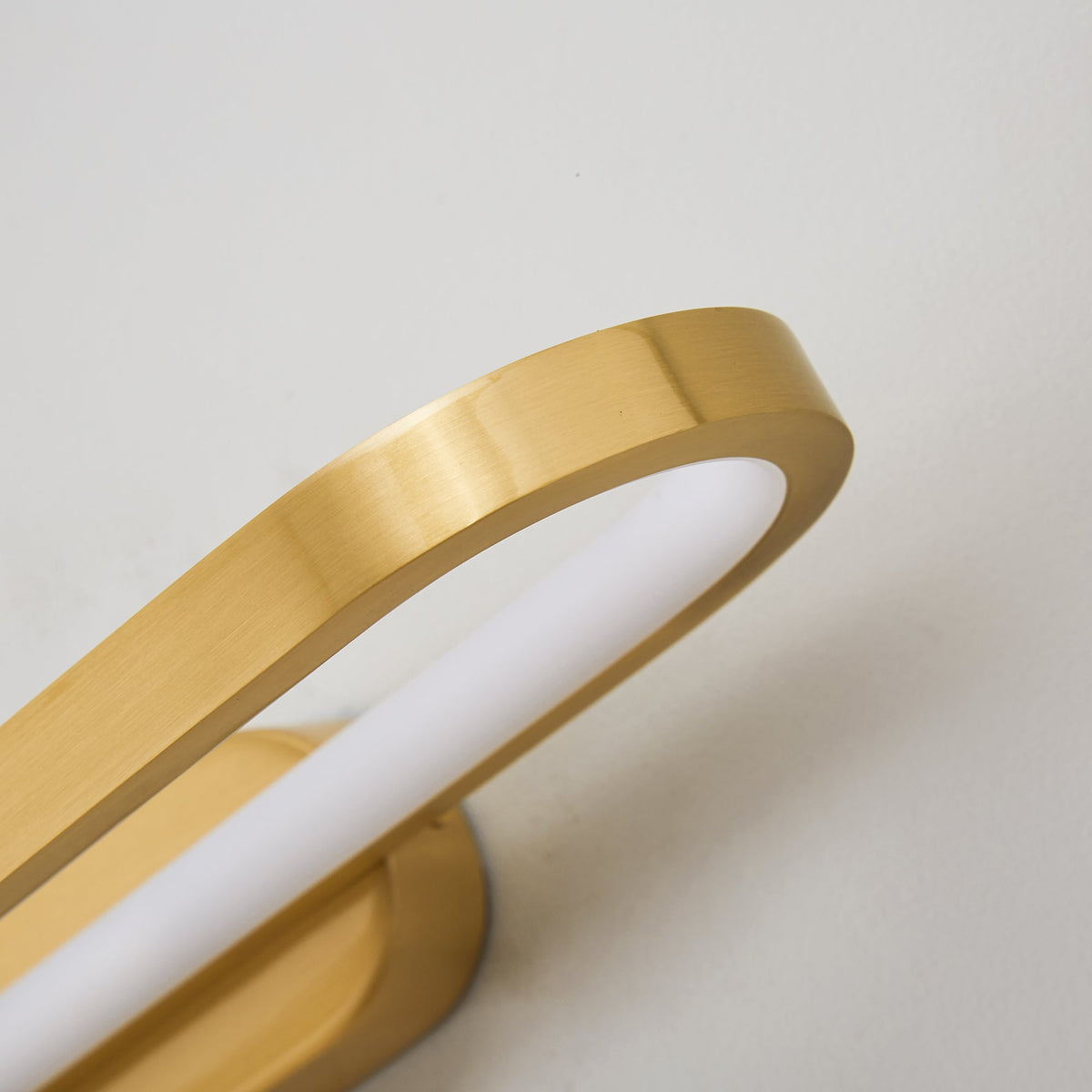 Auryn Wandleuchte