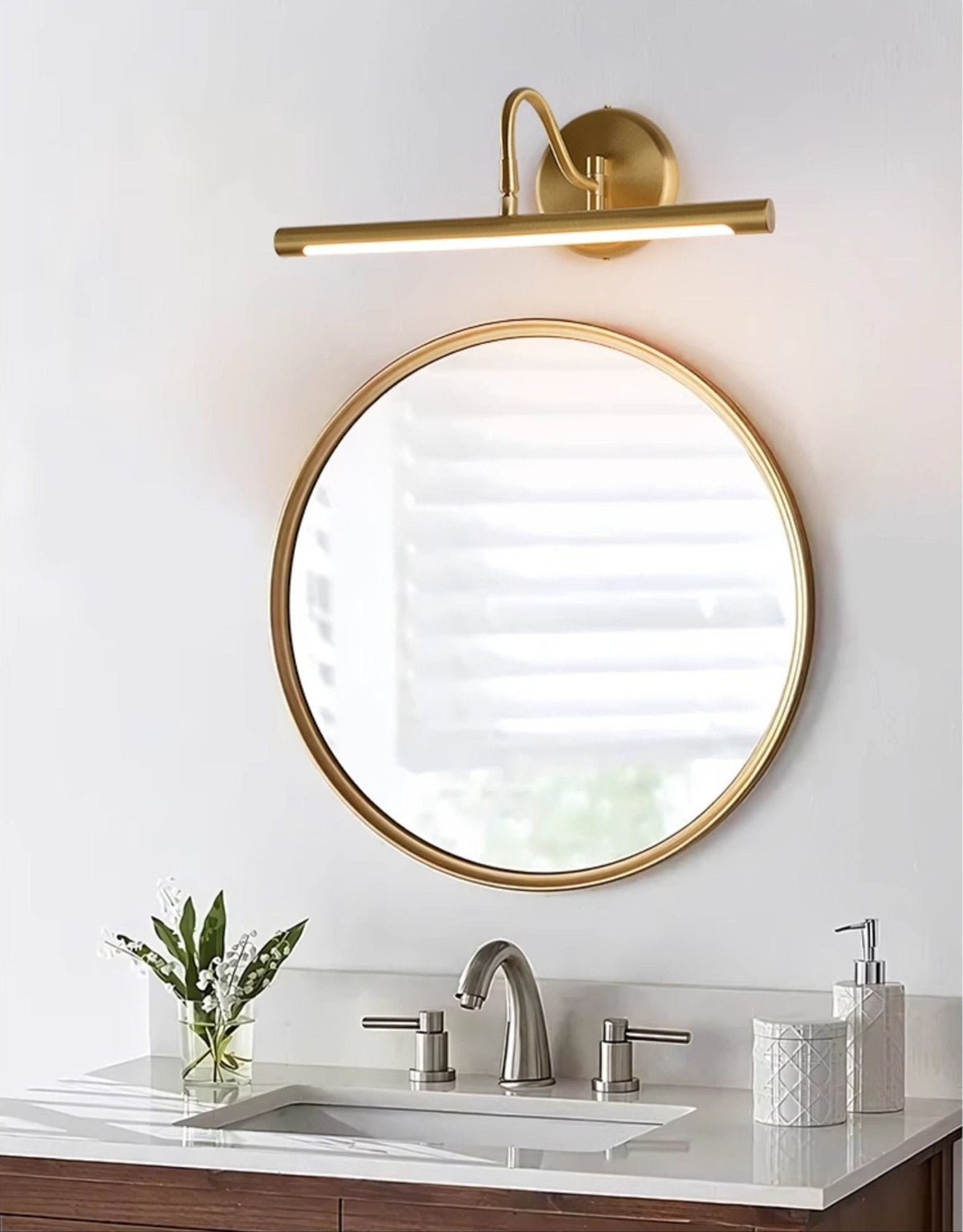Nina Arc Vanity Wandleuchte