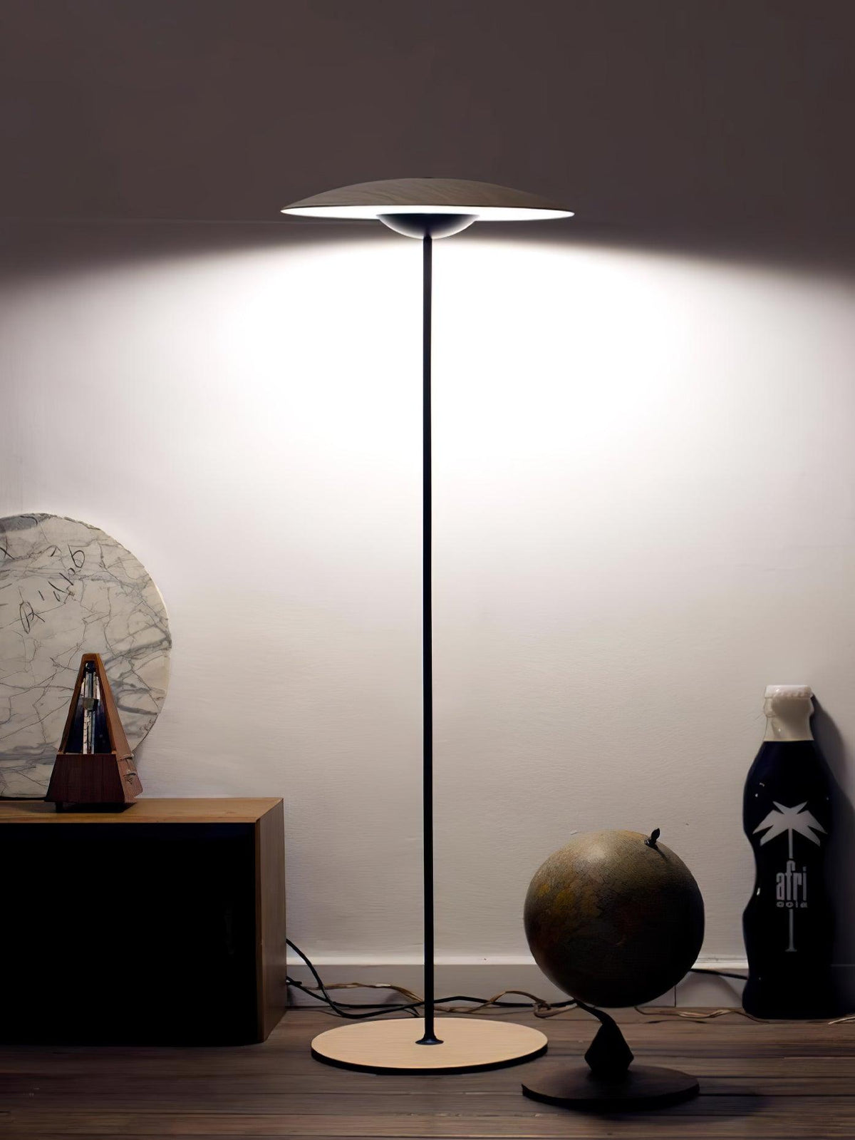 Ferinira Aluminium Minimalistische Stehleuchte
