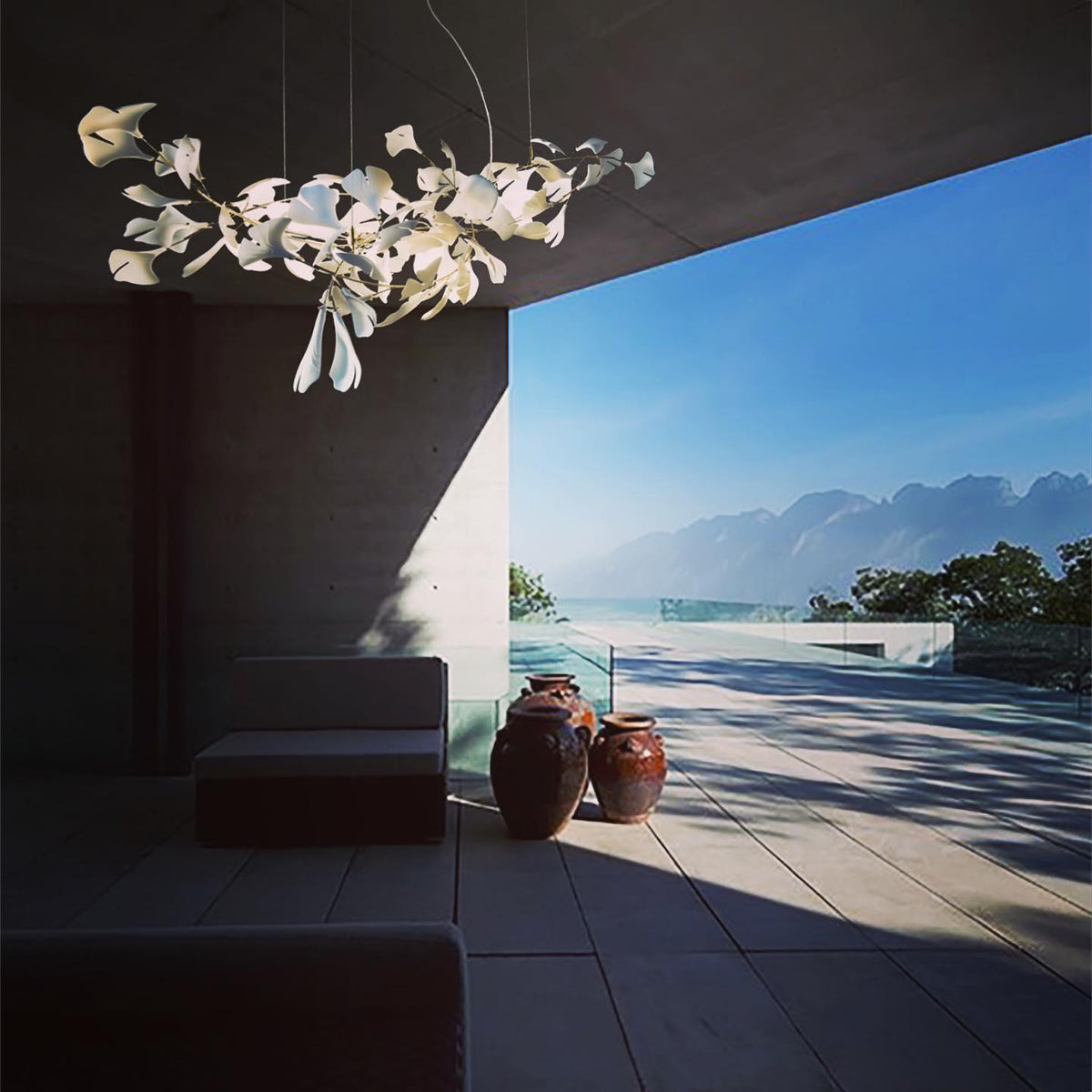 Ceroraine Kronleuchter Gingko aus Porzellan mit LED im zeitgenössischen Stil