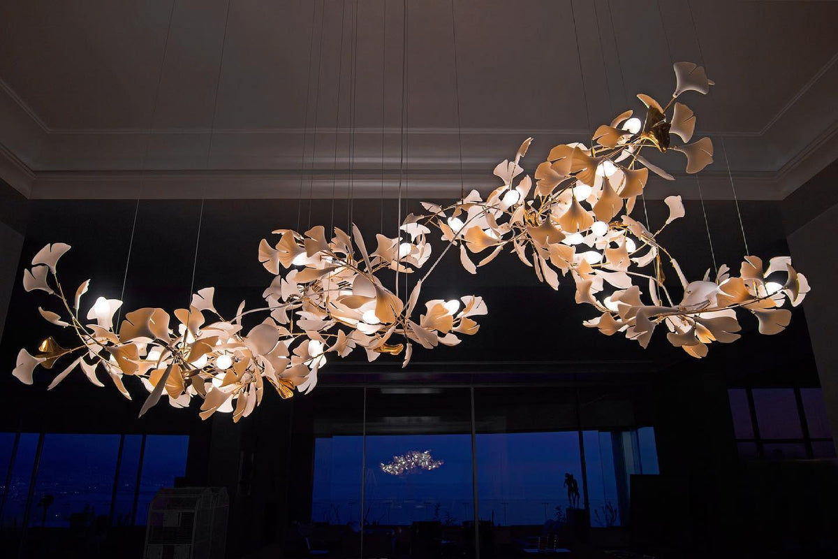 Ceroraine Kronleuchter Gingko aus Porzellan mit LED im zeitgenössischen Stil