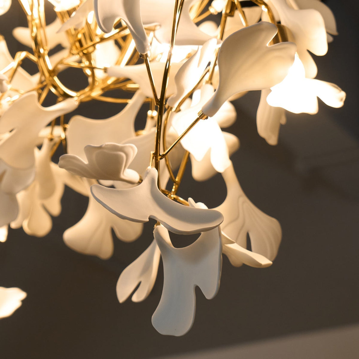 Ririxel Pendelleuchte Gingko Keramik Blütenblätter Gold
