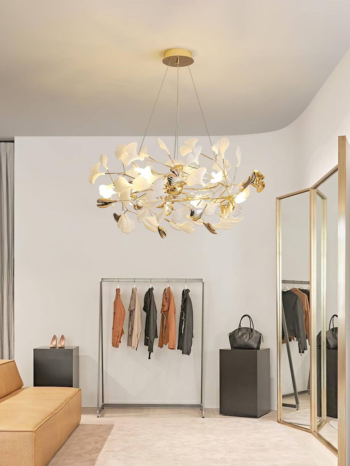 Quiven Kronleuchter Gingko-Blatt Keramik Gold Elegant