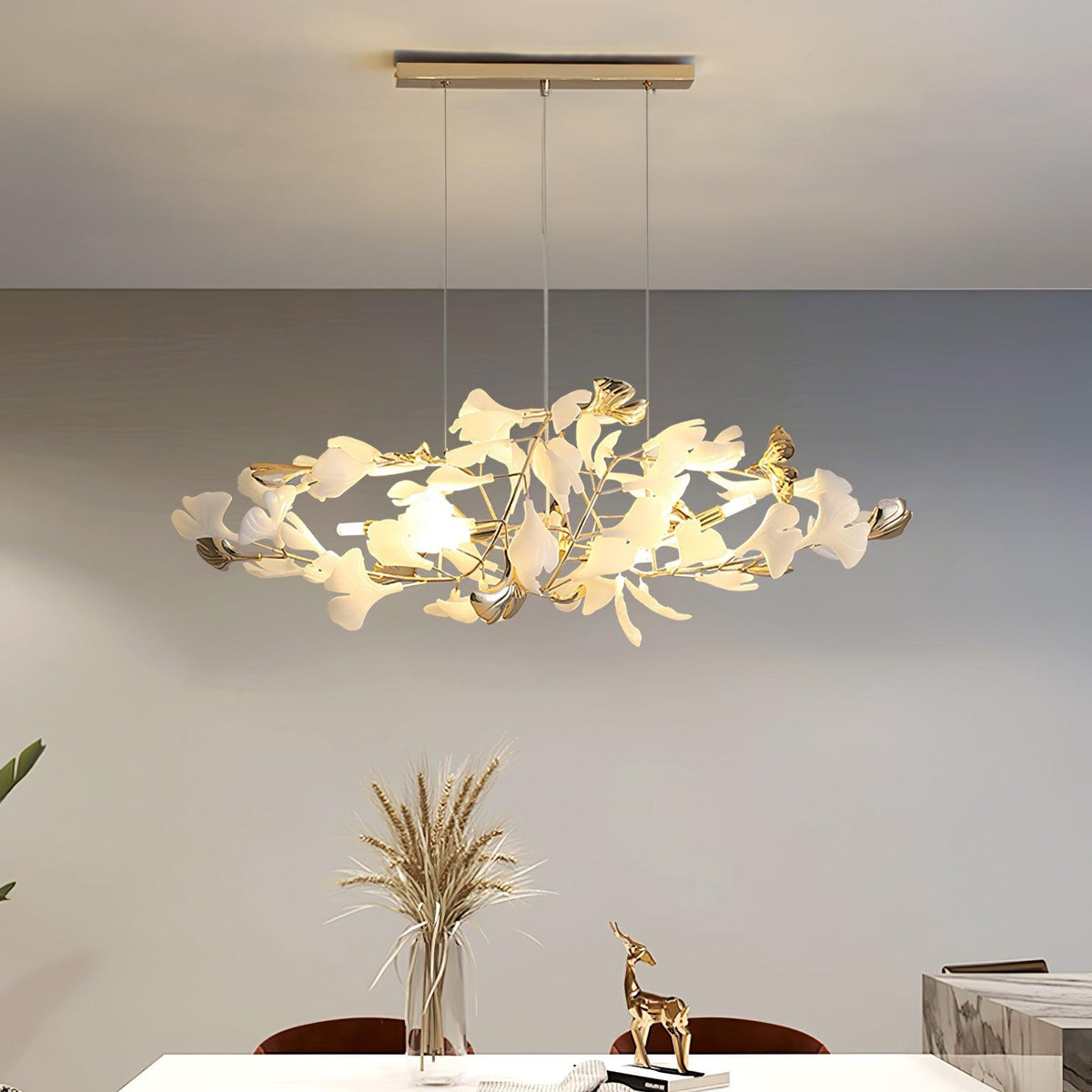 Quiven Kronleuchter Gingko-Blatt Keramik Gold Elegant