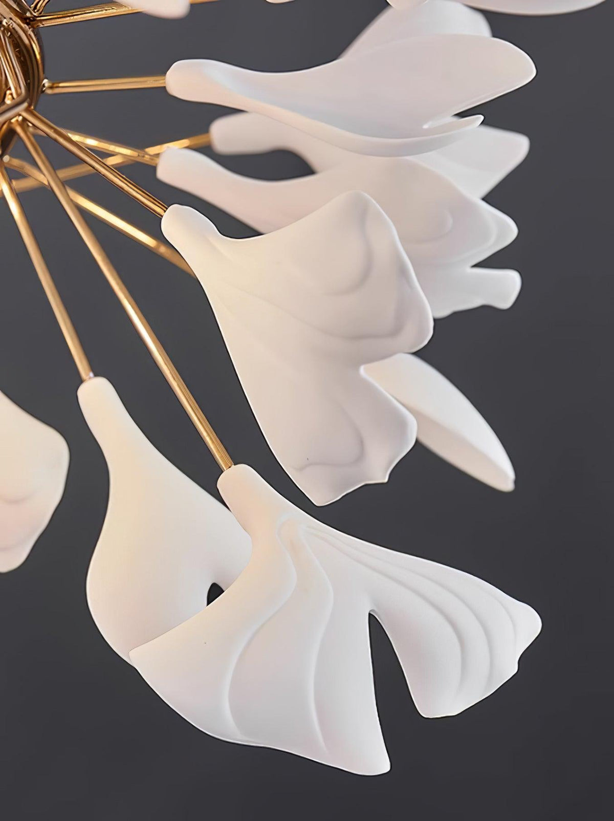 Ivmarel Kronleuchter Gingko Long Branch aus Keramik