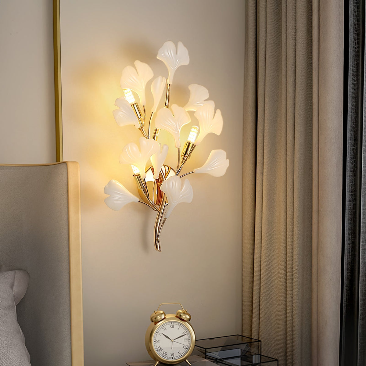 Oakes zeitgenössische luxuriöse Wandleuchte aus Ginkgo-Keramik