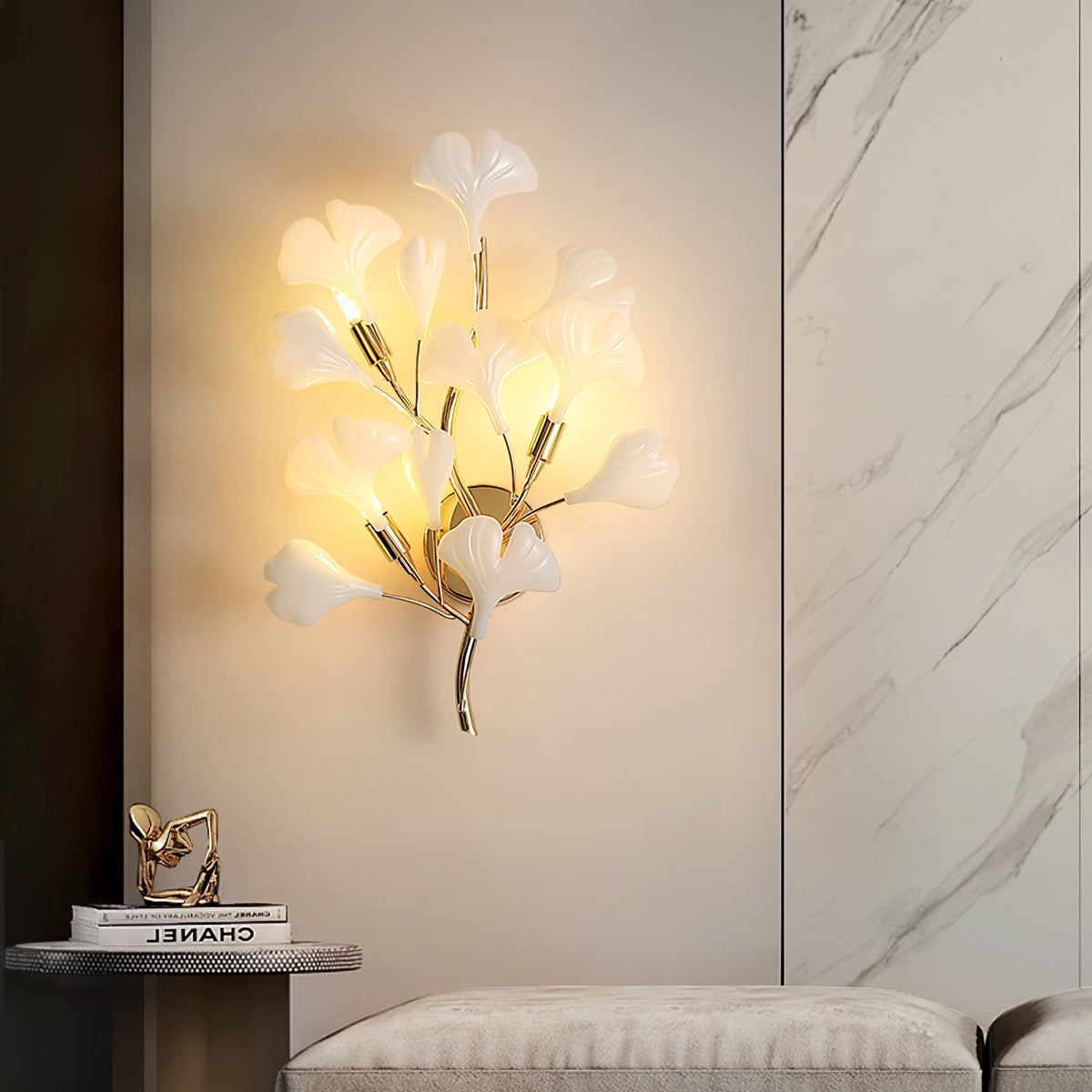 Oakes zeitgenössische luxuriöse Wandleuchte aus Ginkgo-Keramik