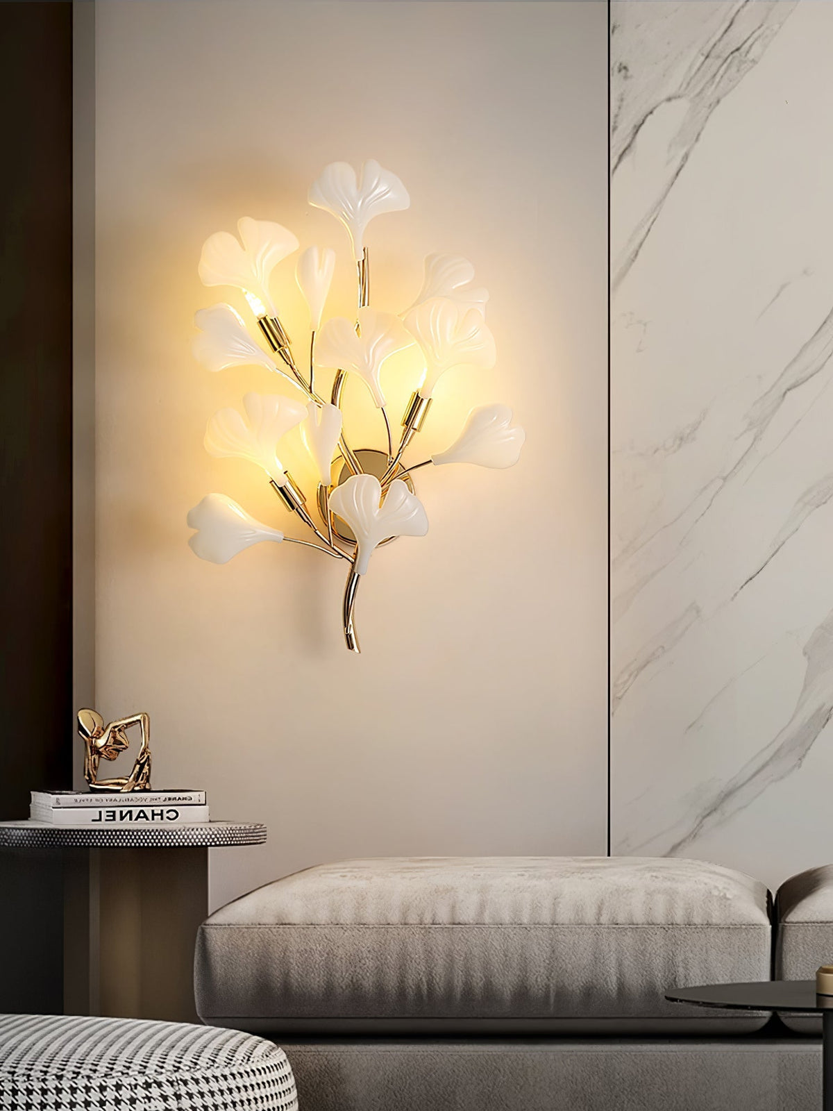 Oakes zeitgenössische luxuriöse Wandleuchte aus Ginkgo-Keramik