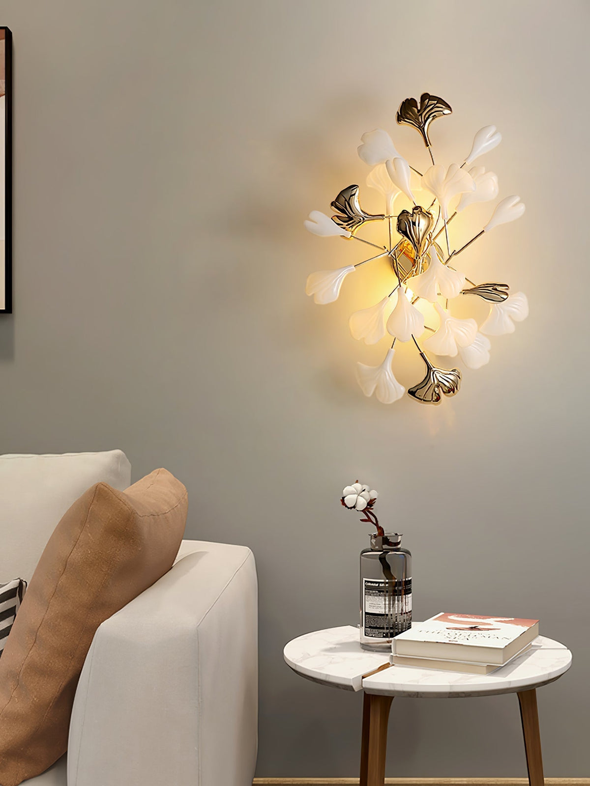 Oakes zeitgenössische luxuriöse Wandleuchte aus Ginkgo-Keramik
