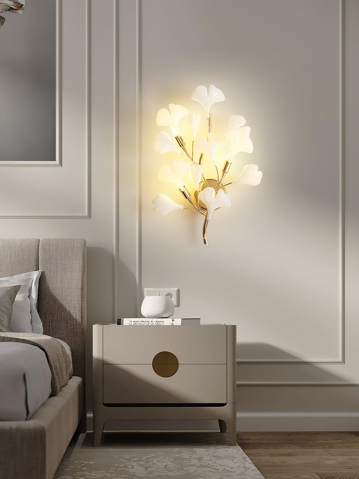 Oakes zeitgenössische luxuriöse Wandleuchte aus Ginkgo-Keramik
