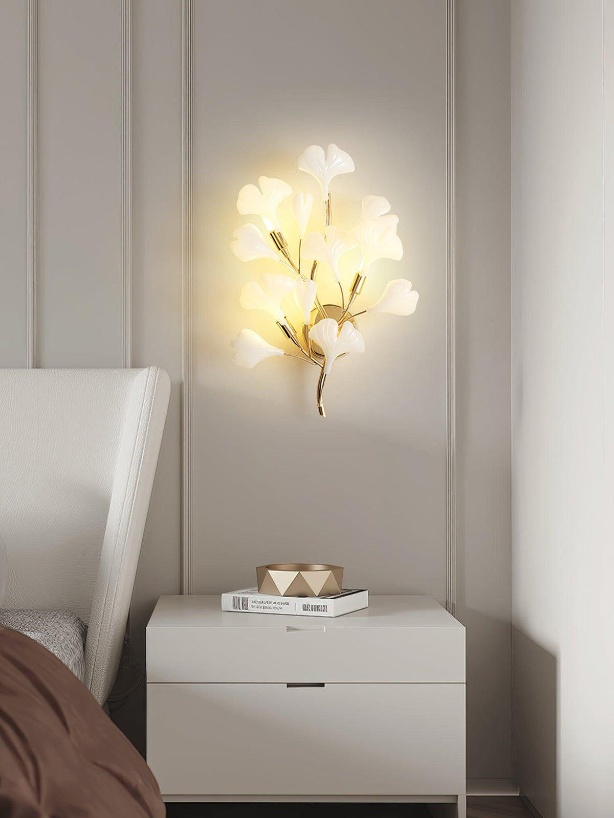 Oakes zeitgenössische luxuriöse Wandleuchte aus Ginkgo-Keramik