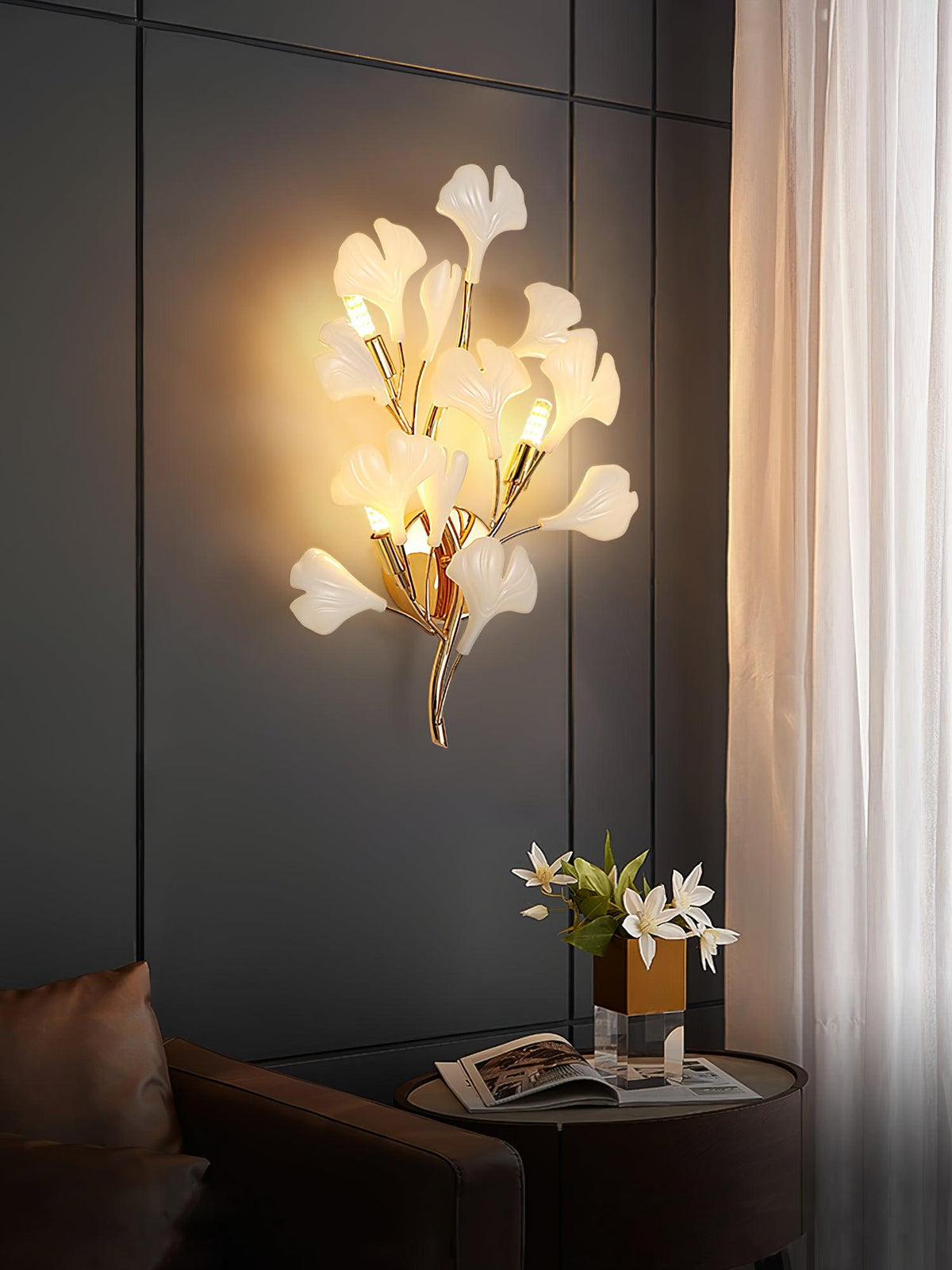 Oakes zeitgenössische luxuriöse Wandleuchte aus Ginkgo-Keramik