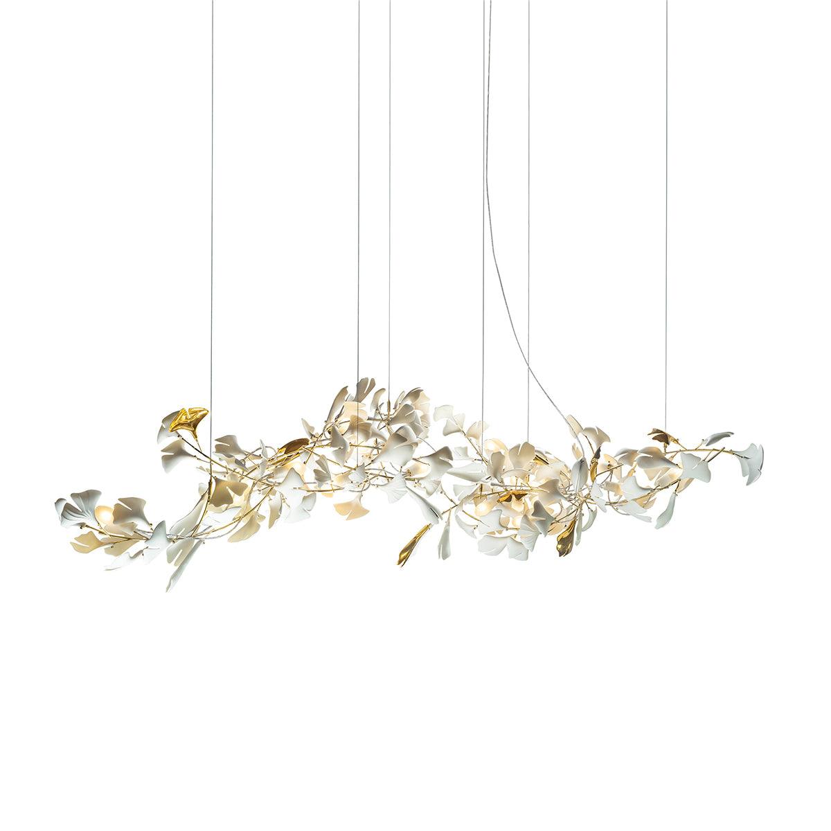Calix Kronleuchter mit Lampenschirm aus Keramik in Form von Ginkgoblättern, Weiß-Gold, modern