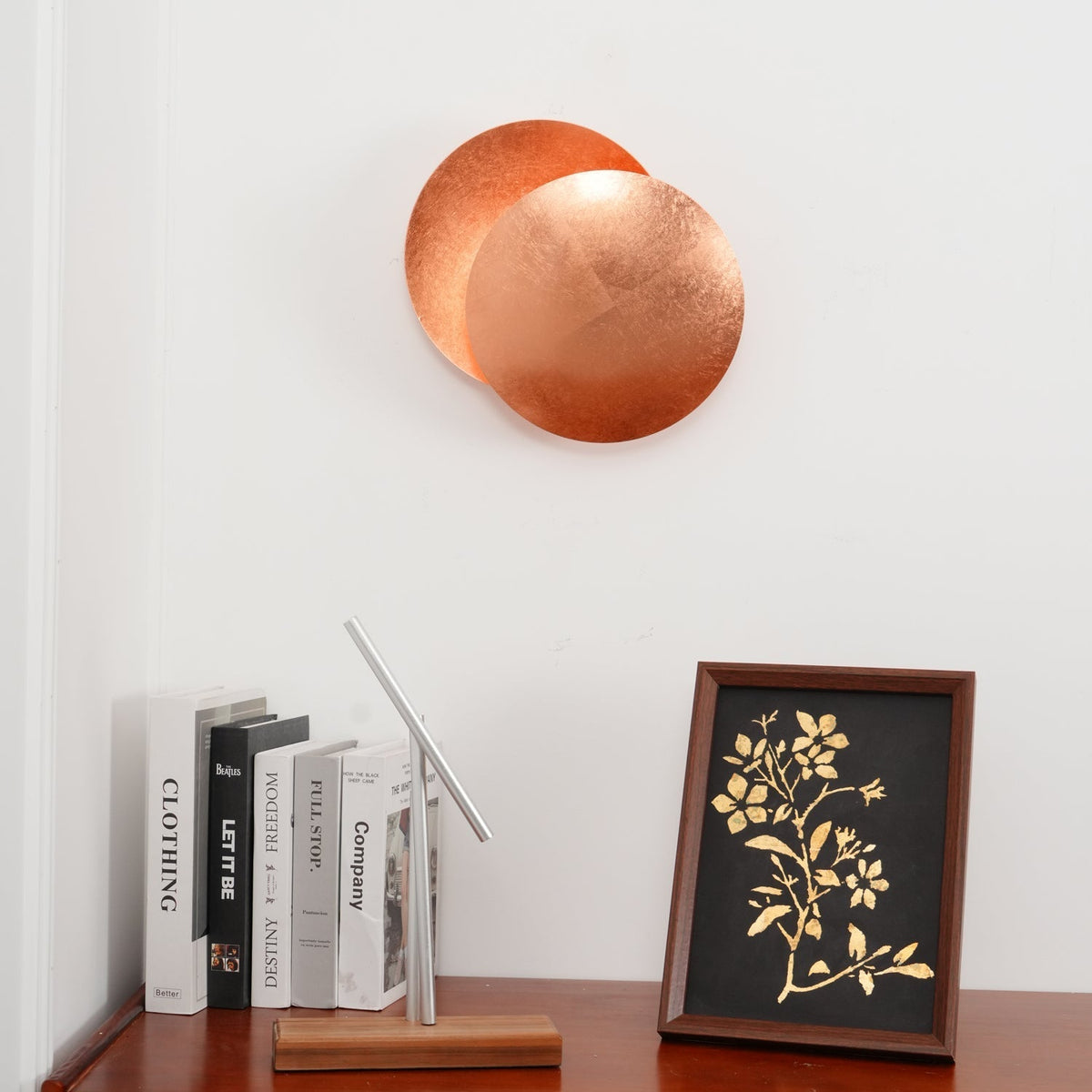 Fioris zeitgenössische minimalistische Kunst-Wandleuchte