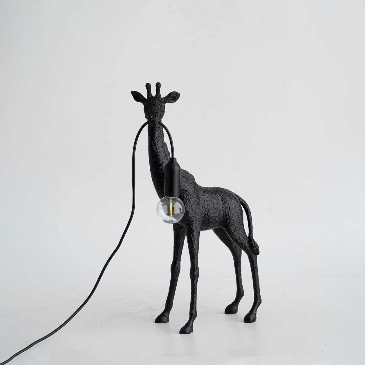 Fexl luxuriöse Giraffe Royale Skulptur-Stehleuchte