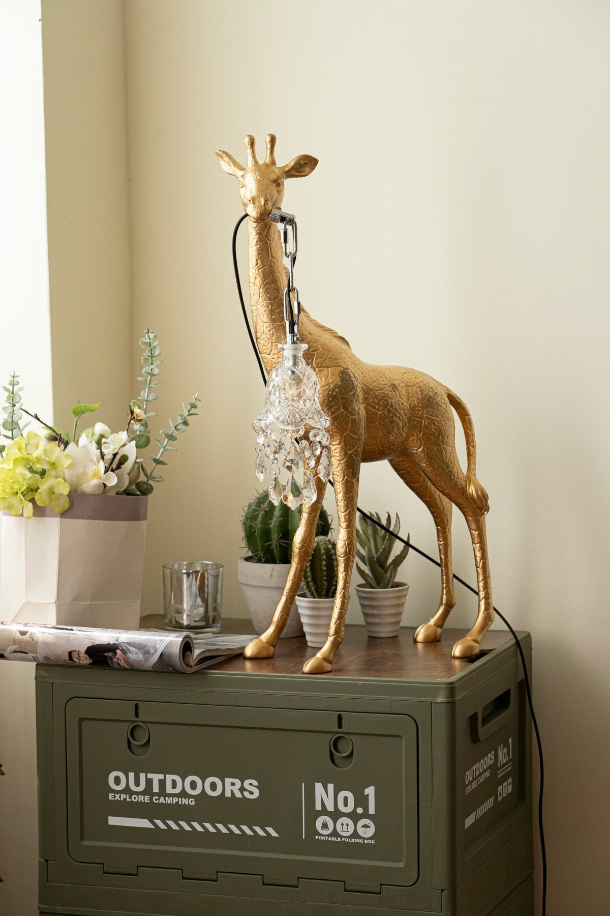 Fexl luxuriöse Giraffe Royale Skulptur-Stehleuchte