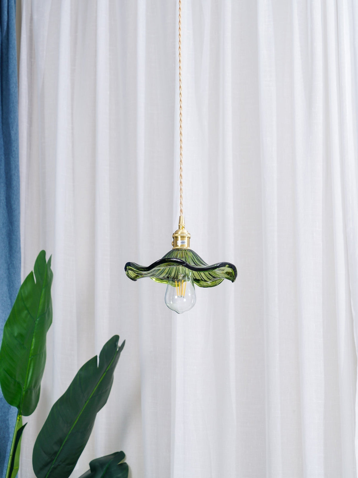 Daphne moderne Pendelleuchte aus Glas in Blumenform