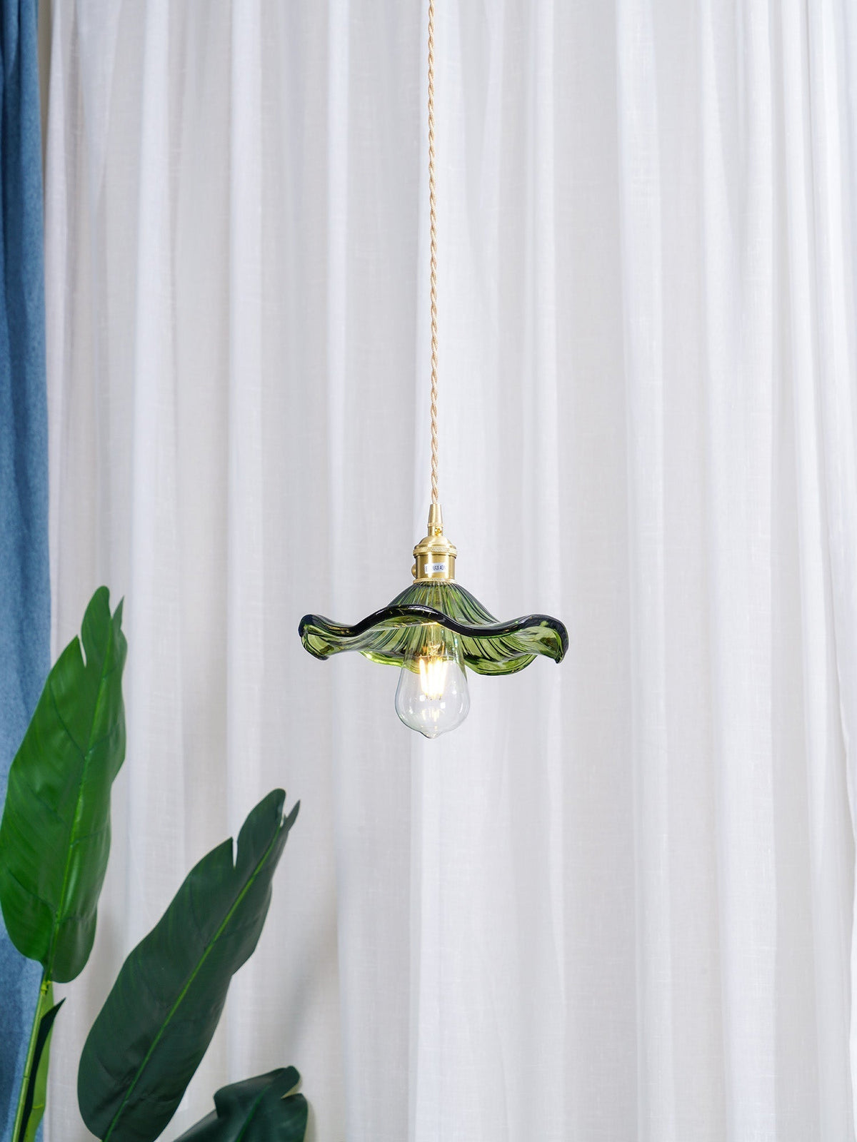 Daphne moderne Pendelleuchte aus Glas in Blumenform
