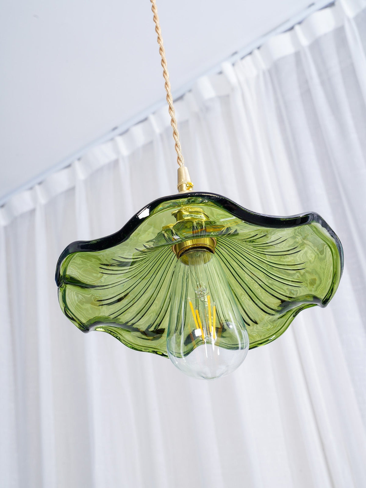 Lioralina Pendelleuchte aus Messing und Glas im Vintage-Stil